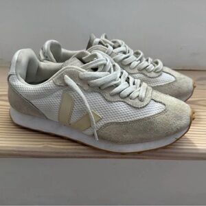 Women’s Veja Río Branco sneakers size 7
